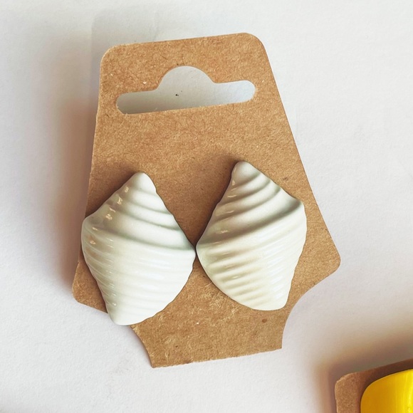 Vintage 80’s Glam Earrings - Picture 3 of 4